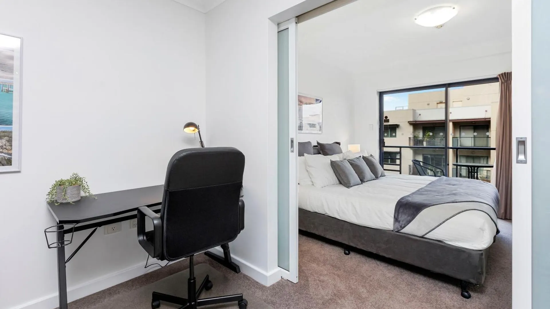 Contacten van Panoramic Perth Views 1Br On Mounts Bay Road